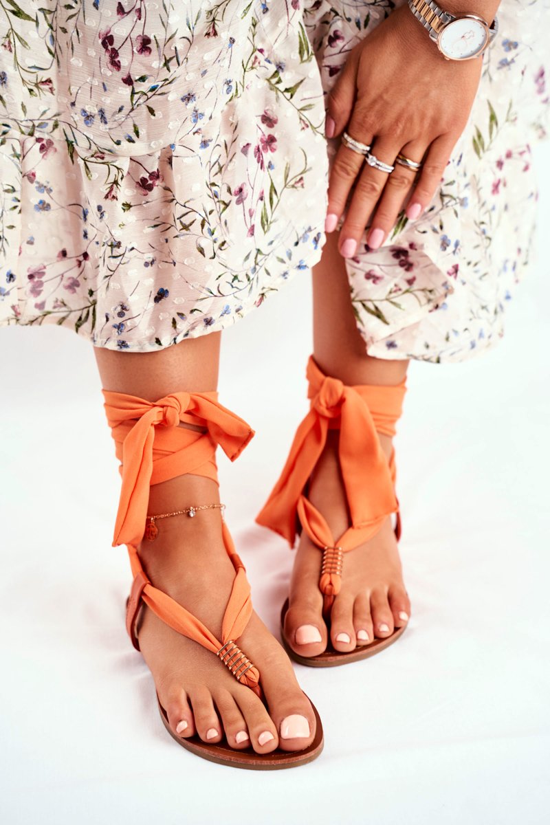 Sandále v oranžovej farbe na šnurovanie