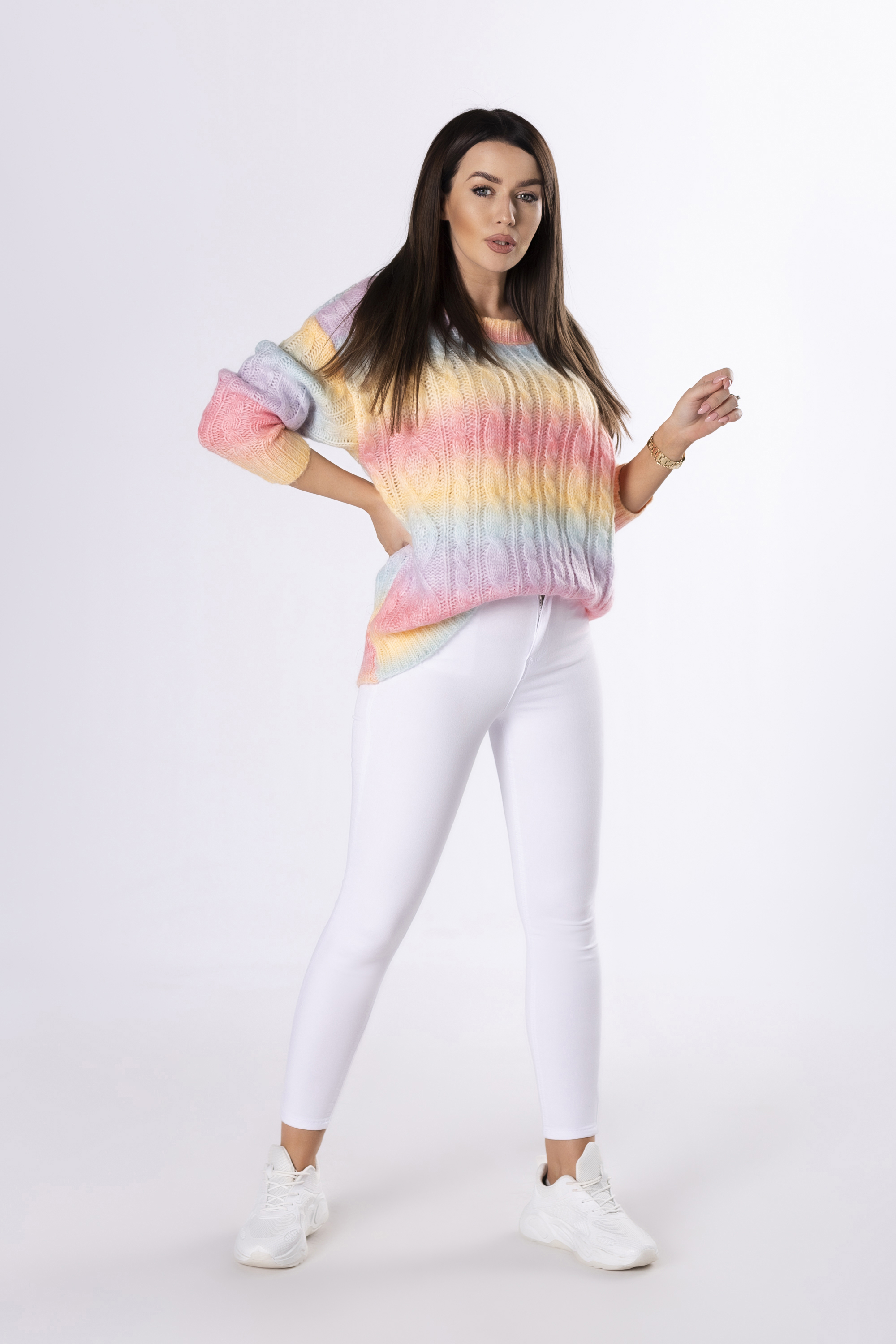 Farebný dúhový pletený sveter