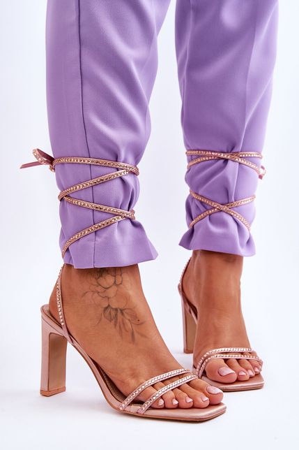 Béžové elegantné šnúrovacie trblietavé sandále