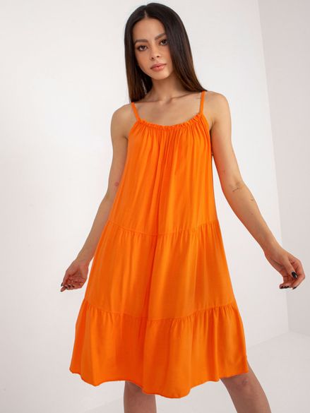 Oranžové letné voľné volánové šaty na ramienka