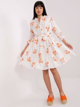 Bielo-oranžové bavlnené kvetinové šaty s volánmi a opaskom