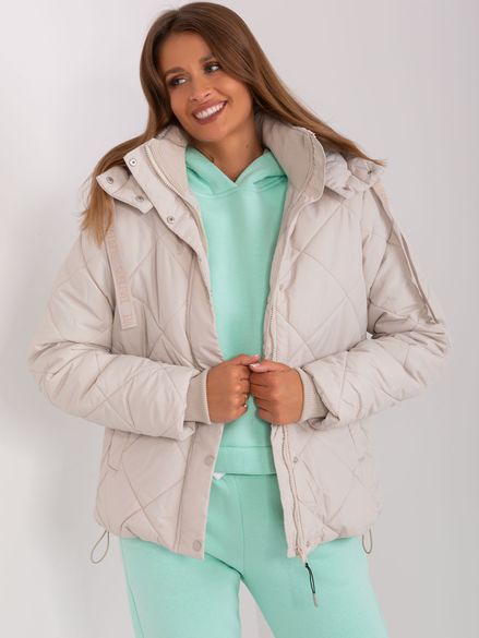 Svetlo-béžová dámska zimná prešívaná bunda pre dámy s kapucňou