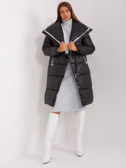 Čierna štýlová prešívaná zimná bunda s ozdobnými vreckami a golierom