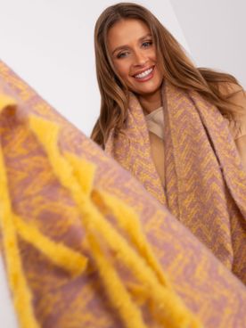 Tmavo-žltý pletený vzorovaný šál so strapcami