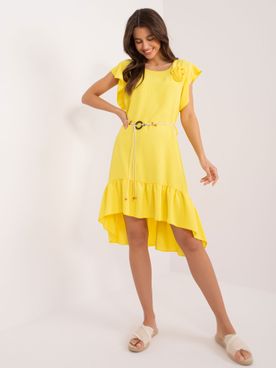 Žlté romantické šaty s volánom a opaskom