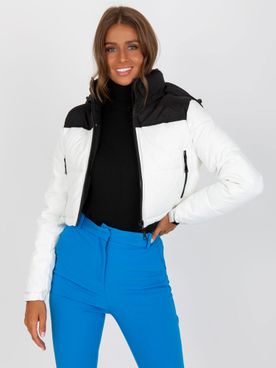 Bielo-čierna prešívaná krátka zimná bunda s kapucňou
