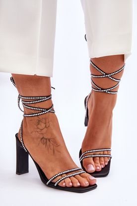 Čierne elegantné šnúrovacie trblietavé sandále