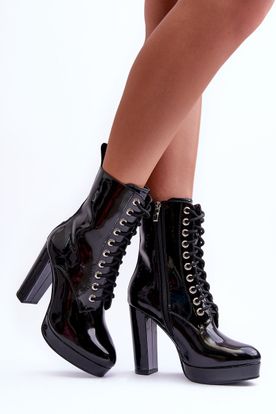Čierne lakované vysoké topánky na stĺpikových podpätkoch