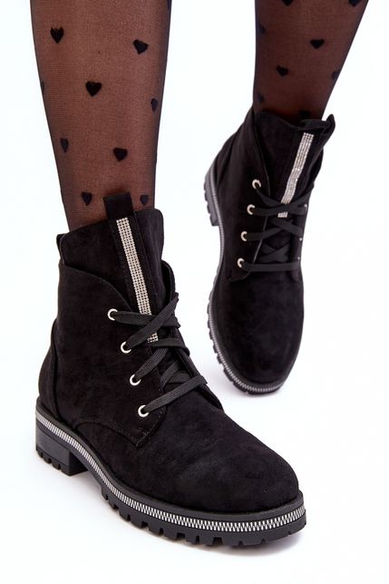 Čierne semišové členkové topánky so zateplením a zdobením