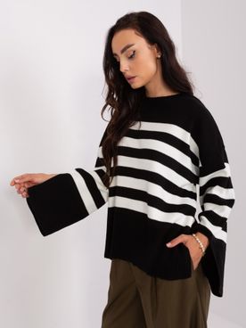Čierno-biely pruhovaný sveter s rozšírenými rukávmi s výrezom