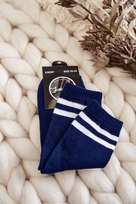Dámske bavlnené tmavo-modré športové ponožky s bielymi prúžkami
