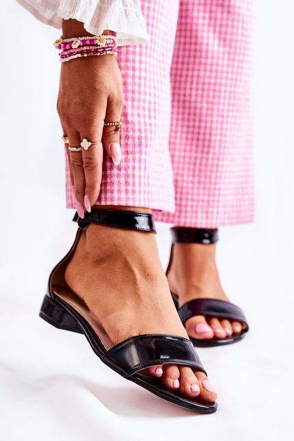 Čierne lakované kožené sandále pre ženy Shanley