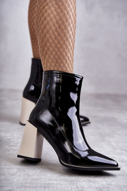 Čierne lesklé lakované dámske topánky na béžovom podpätku