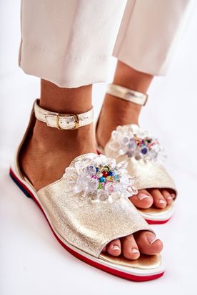 Zlaté dámske sandále s ozdobou z pravej kože