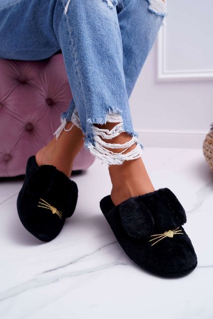 Dámske papuče s kožušinou v čiernej farbe