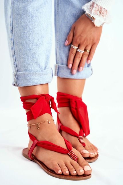 Sandále v červenej farbe so šnurovaním
