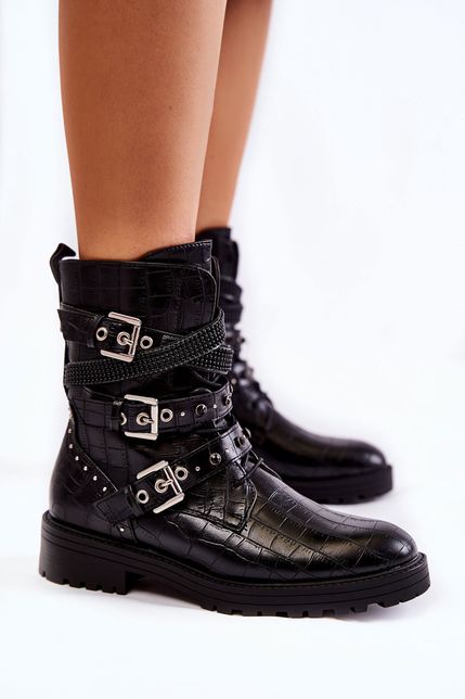 Čierne zateplené kožené topánky s prackami