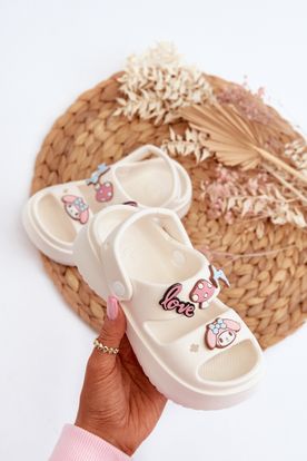 Detské biele ľahké penové sandále s ozdobami