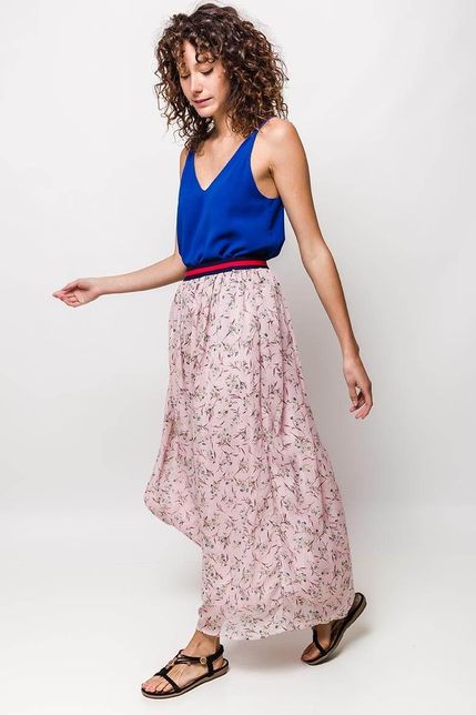 Dlhá ružová sukňa s kvetovaným vzorom