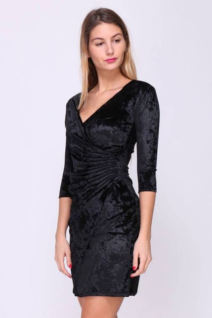 Elegantné čierne midi šaty s nariasením