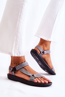 Sivé pohodlné sandále na suchý zips
