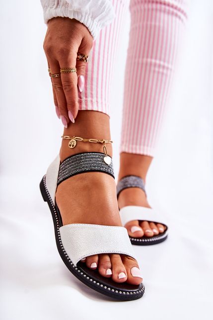 Šedo-biele sandále