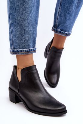 Kožené čierne dámske podpätkové topánky s výrezmi