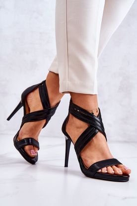 Čierne dámske kožené sandále so zipsom na lievikovom podpätku