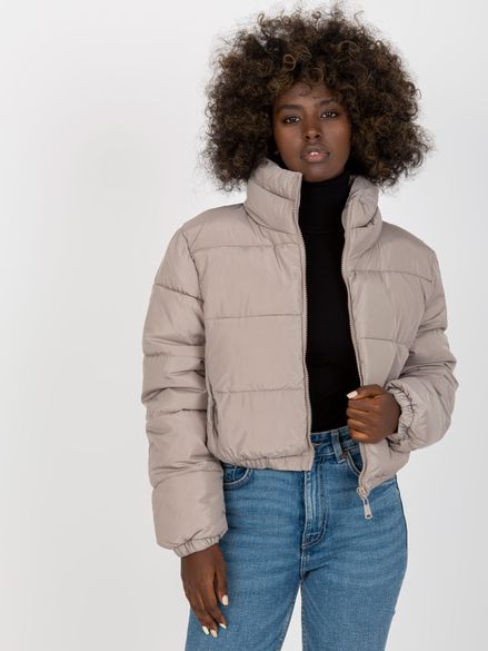 Krátka svetlo-sivá prešívaná zimná bunda pre ženy