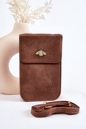 Malá hnedá kabelka so zlatým ornamentom