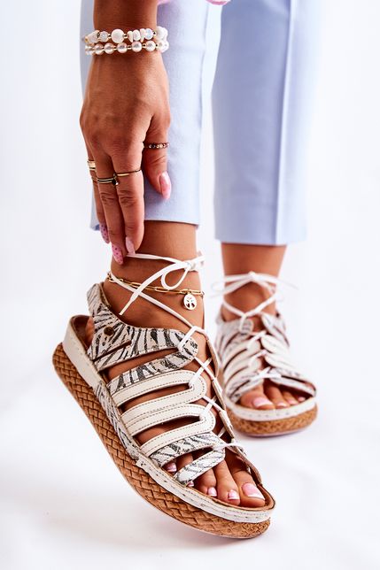 Béžové kožené sandále so zebrovaným vzorom