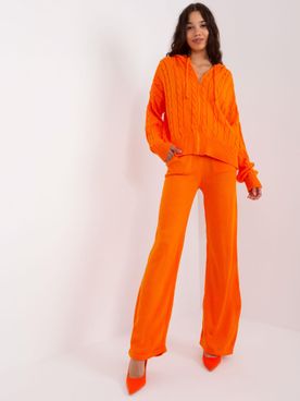 Oranžová pletená pohodlná súprava s vrkočovým úpletovým vzorom