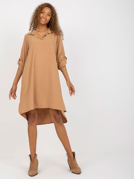 Hnedé asymetrické voľné šaty s limcom a možnosťou skrátenia rukávov na gombík