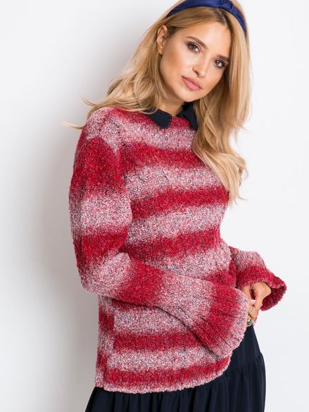 Červený pruhovaný pletený sveter so širokými rukávmi