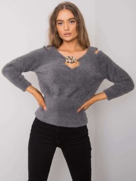 Krátky sivý elegantný sveter s ozdobou vo výstrihu Leandre RUE PARIS