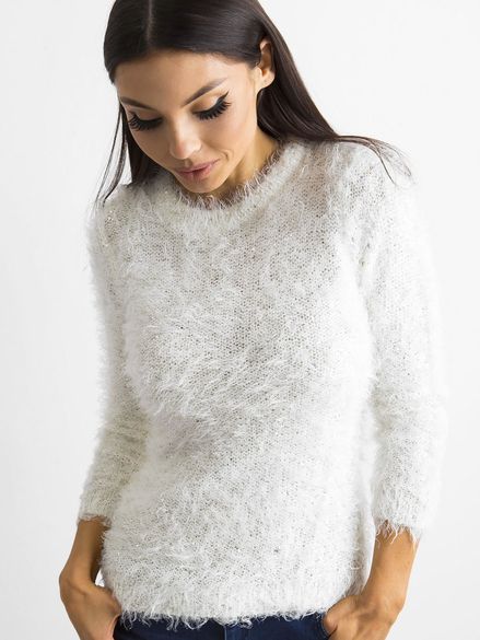 Nadýchaný biely dámsky sveter s flitrami