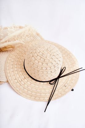 Svetlo-béžový dámsky klobúk s vyšívaným vzorom a mašličkou