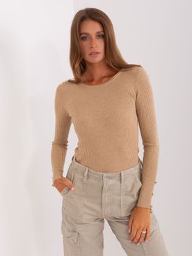 Tmavo-béžový jednoduchý rebrovaný sveter s gombíkmi na ramenách a rukávoch