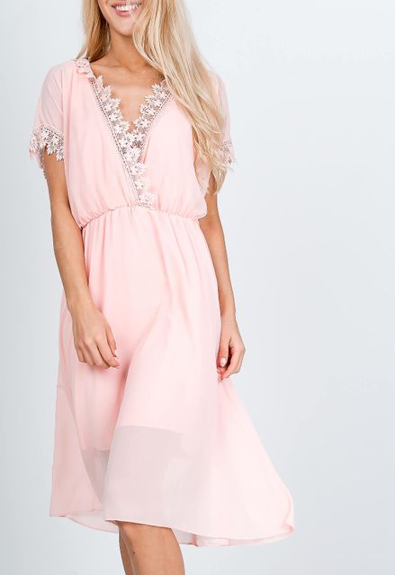 Ružové letné šaty s čipkou