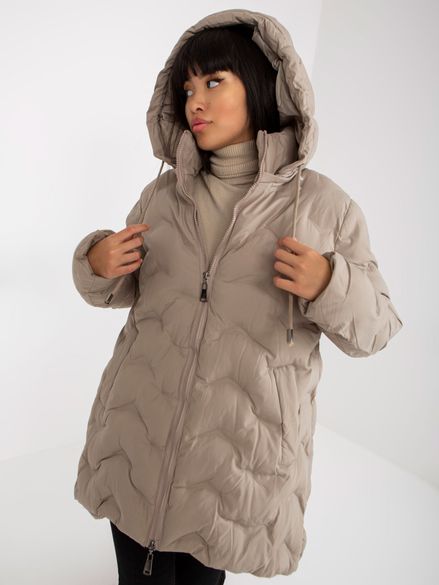 Zimná béžová bunda s kapucňou a prešívaním