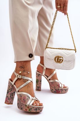 Zlaté kožené kvetinové sandále na vysokom podpätku
