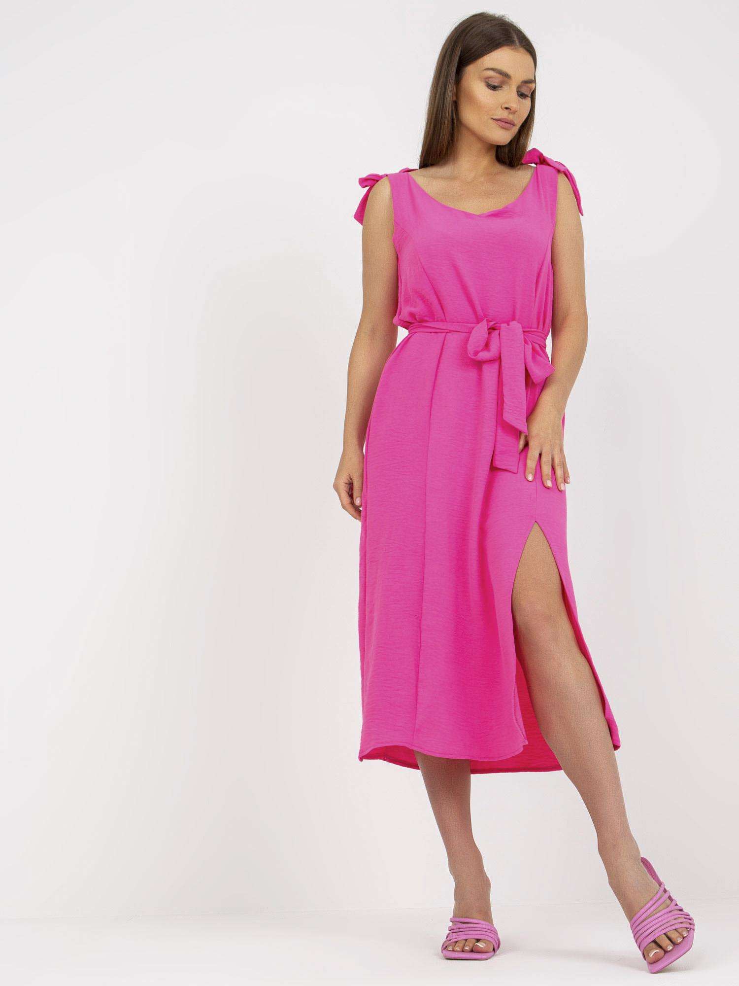 Dámske ružové šaty s rozparkom - M
