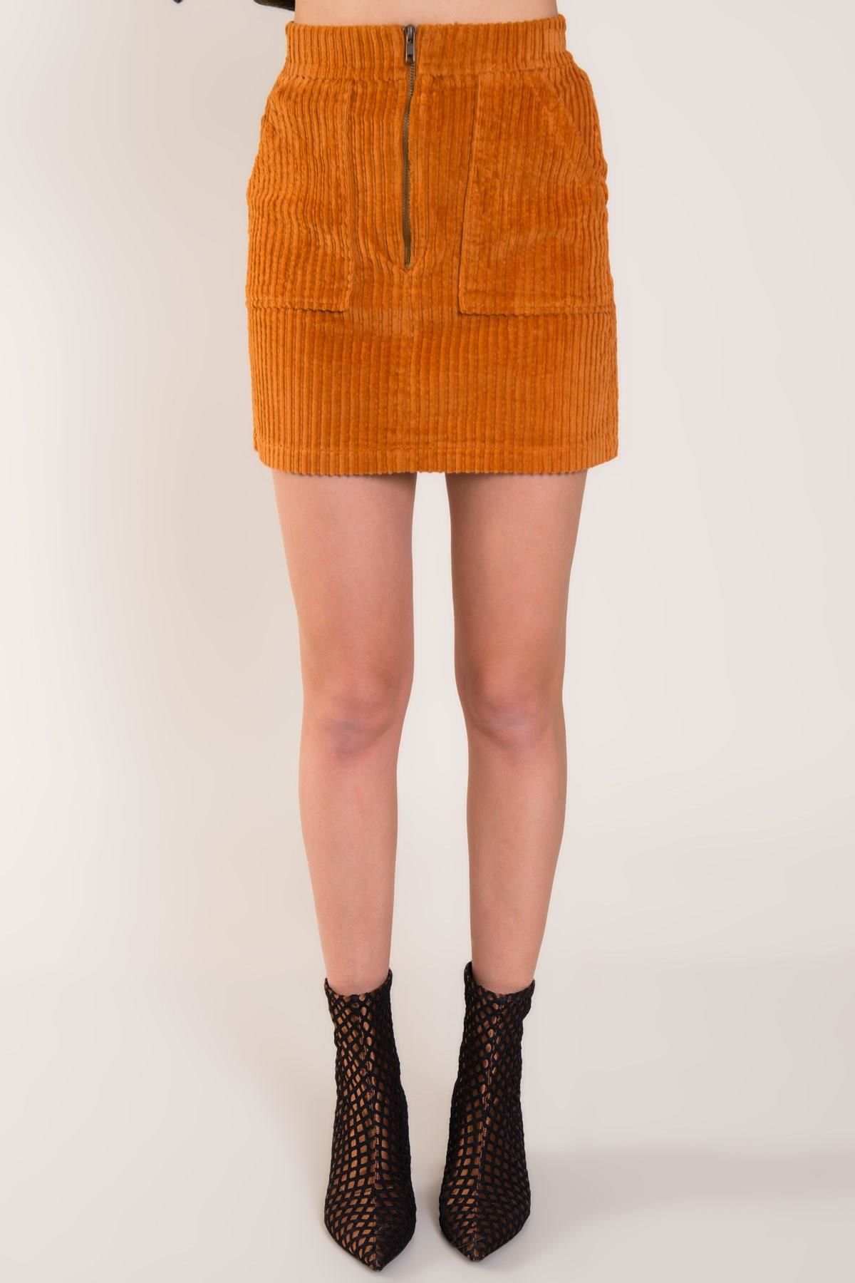 Oranžová krátka sukňa s vreckami a zipsom