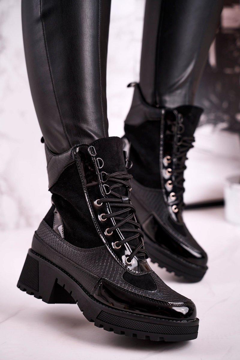 Dámske čierne lakované topánky - 36