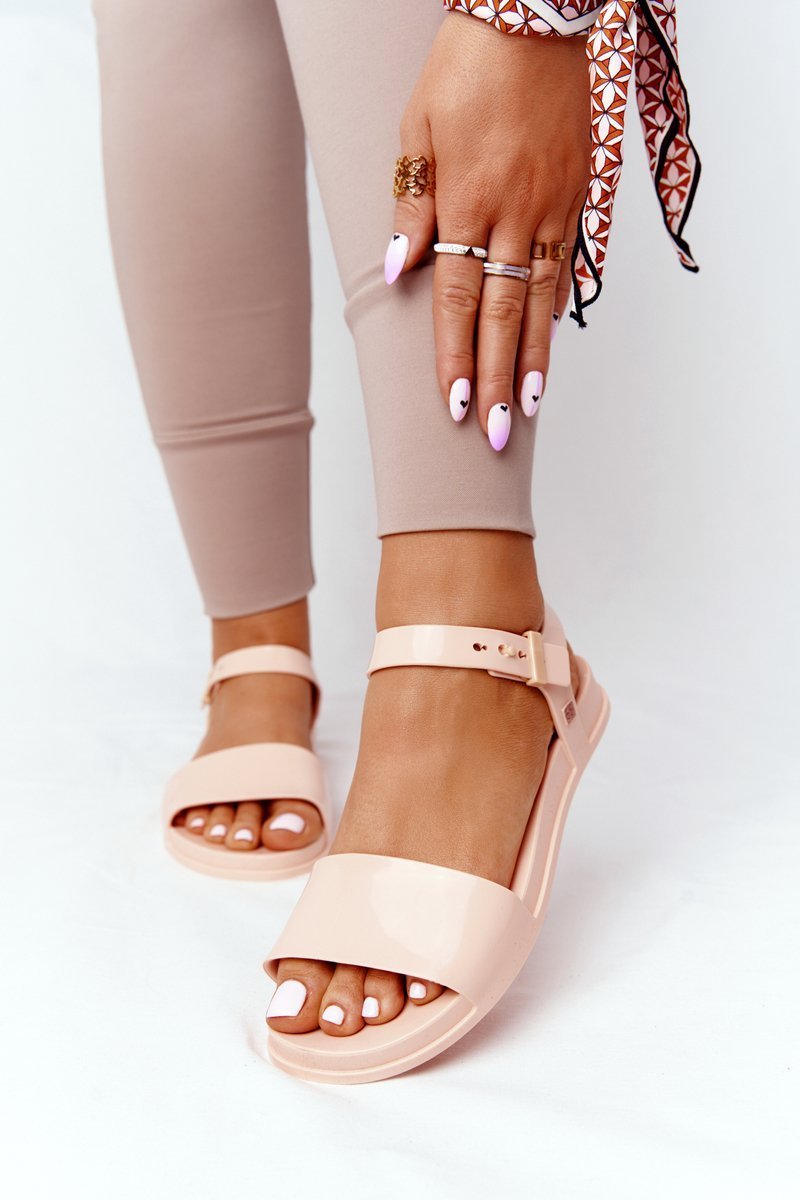 Ružové gumené sandále s prackou