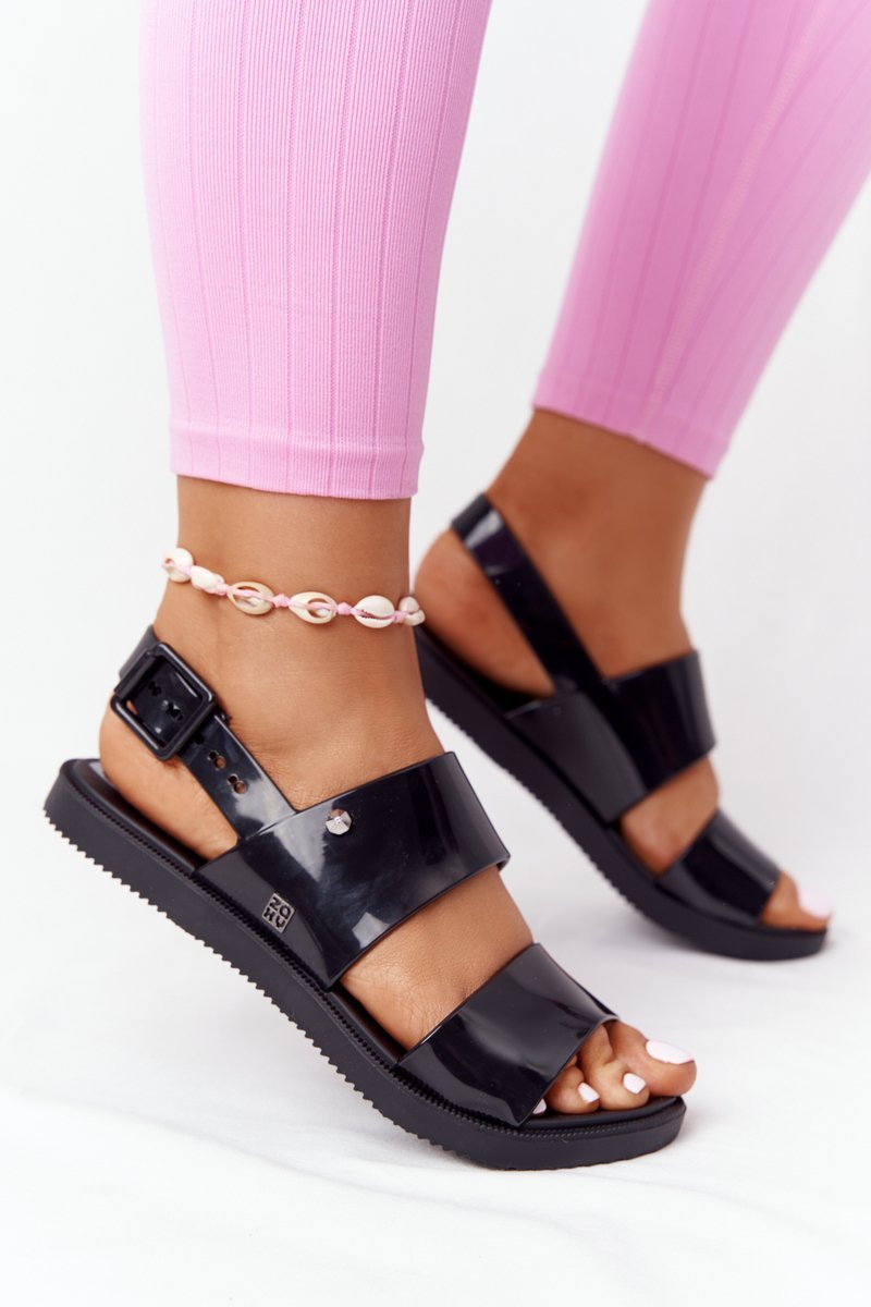 Čierne gumené sandále