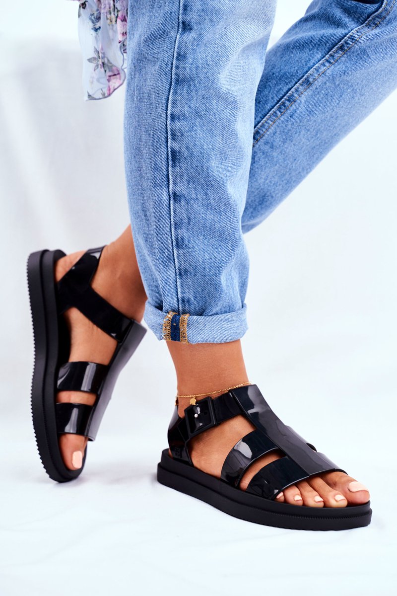 Sandále v čiernej farbe